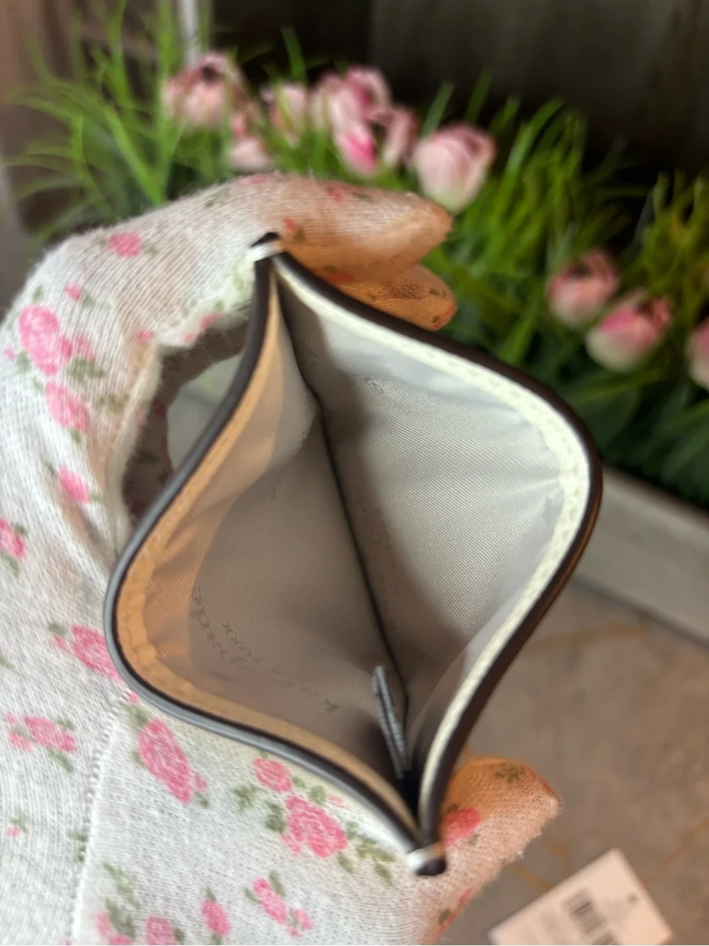kate spade NWT Cream Leather Card Holder with Gold Plaque